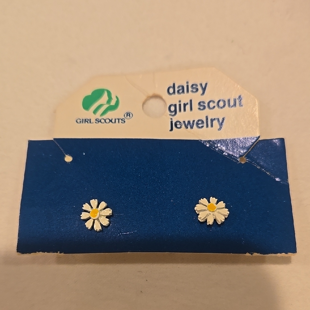 Girl Scouts Daisy Earrings